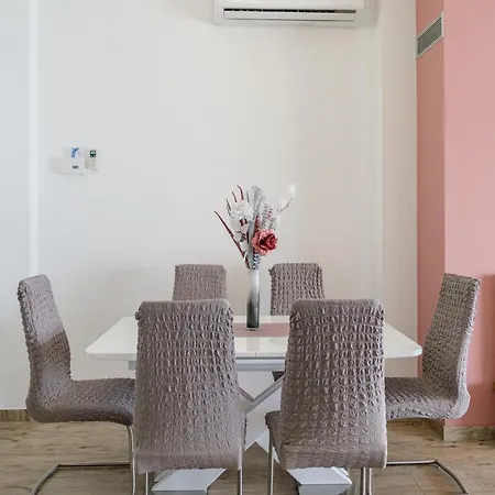 Hope Apartment *