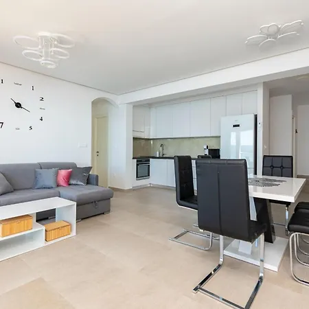 Hope Apartman *